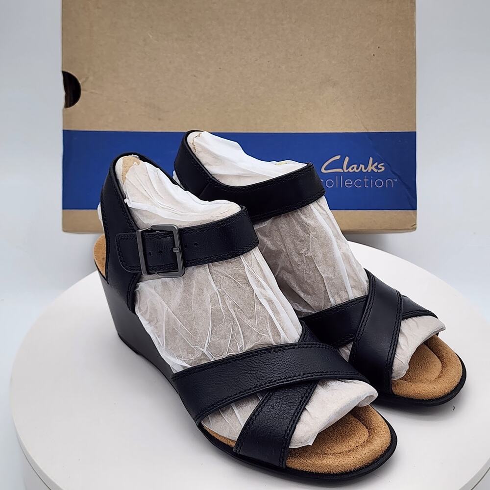 NEW - Clarks Emmalale Iris Black Leather Wedge Sandals Women's Size 5.5M Comfort